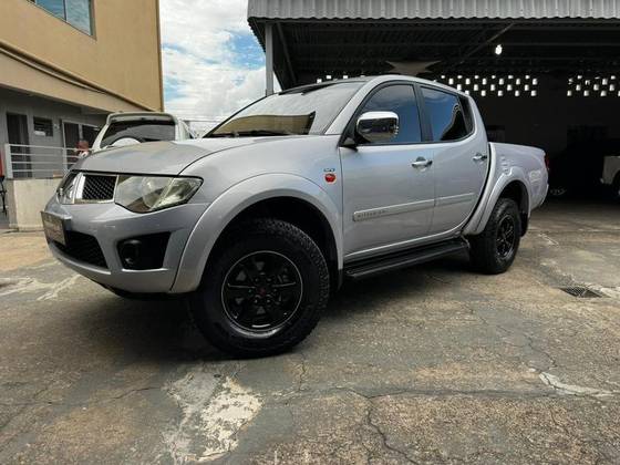 MITSUBISHI L200 TRITON 3.2 HPE 4X4 CD 16V TURBO INTERCOOLER DIESEL 4P AUTOMÁTICO